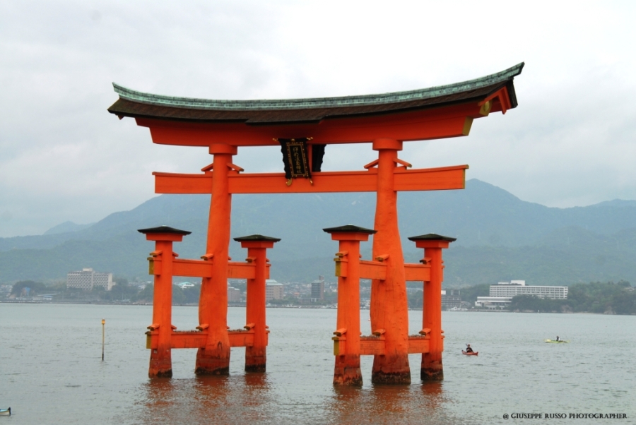 Itsukushima-Jinja, Torri galleggiante.jpg
